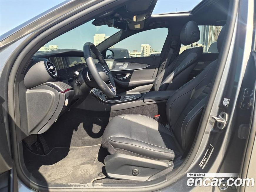 Mercedes-Benz E-Class 2022