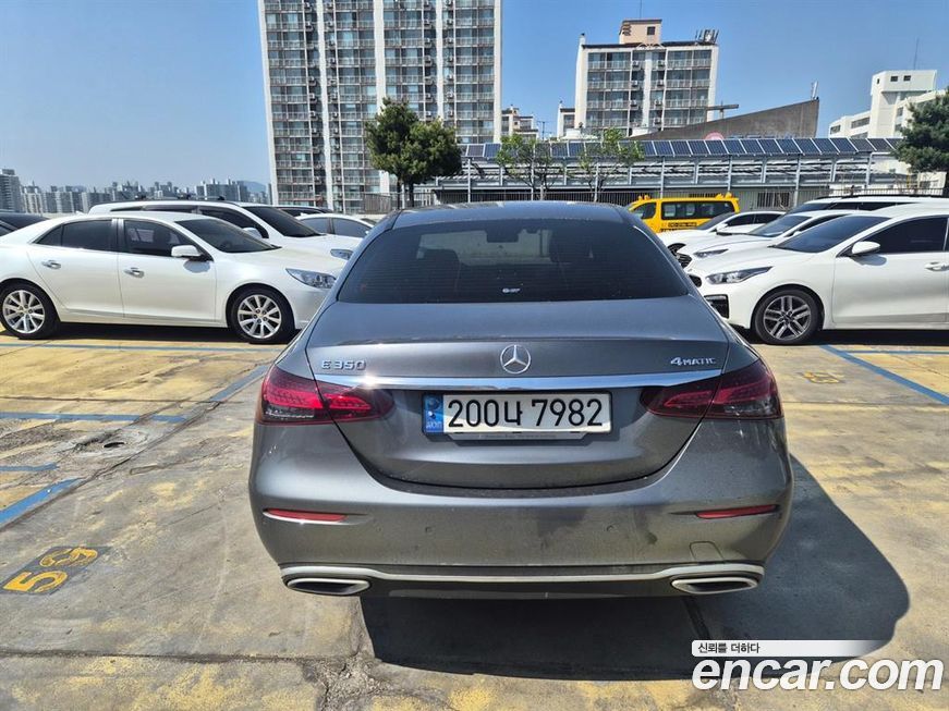 Mercedes-Benz E-Class 2022
