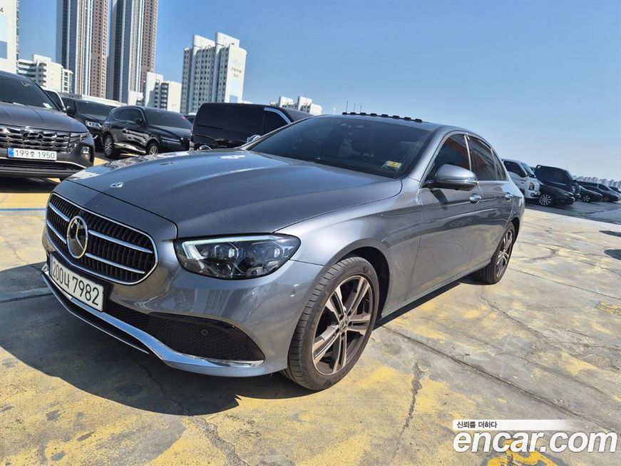 Mercedes-Benz E-Class 2022