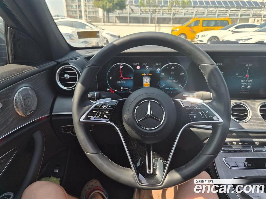 Mercedes-Benz E-Class 2022