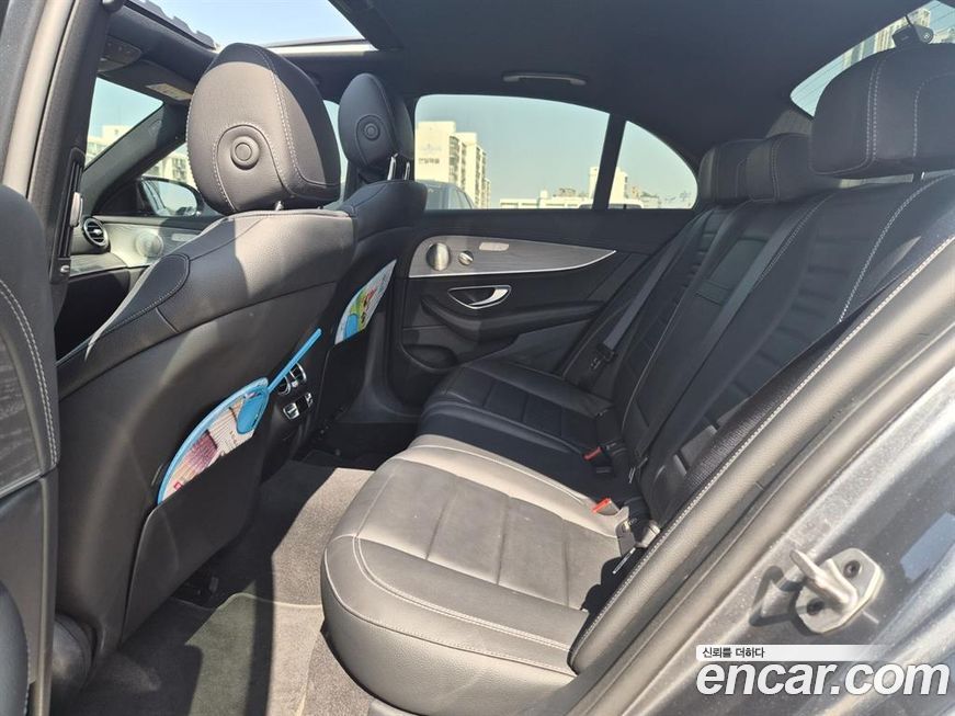 Mercedes-Benz E-Class 2022