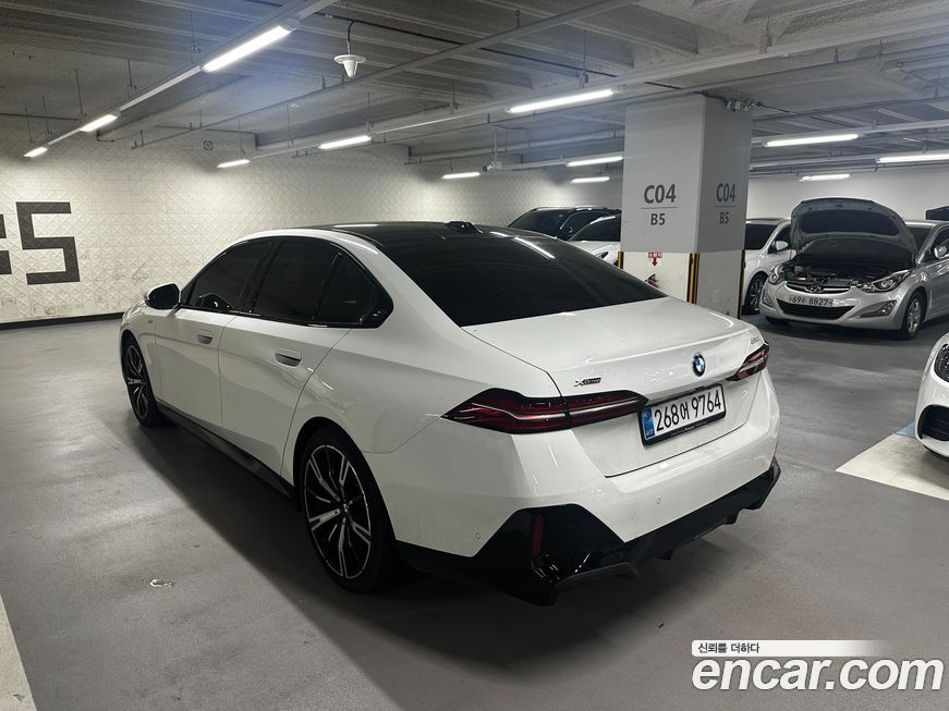 BMW 5-Series 2025