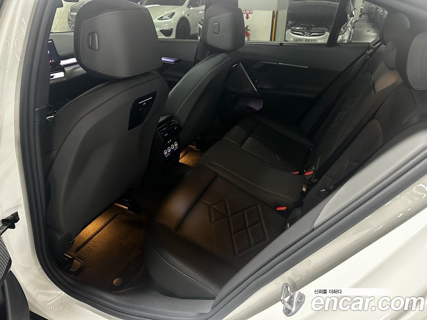 BMW 5-Series 2025