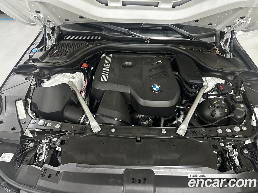 BMW 5-Series 2025