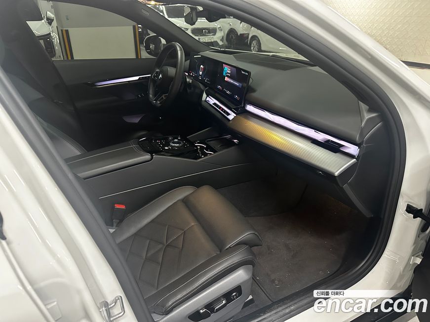 BMW 5-Series 2025