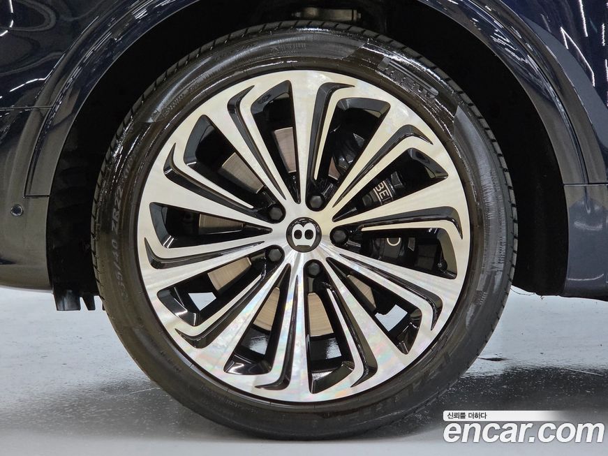 Bentley Bentayga 2021