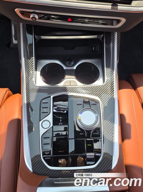 BMW X7 2025