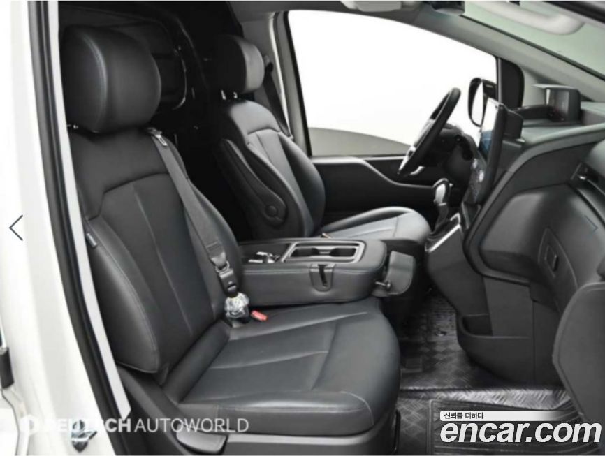 Hyundai Staria 2025