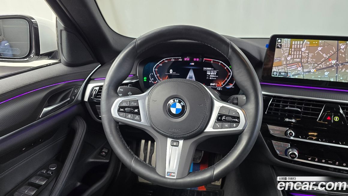 BMW 5-Series 2023
