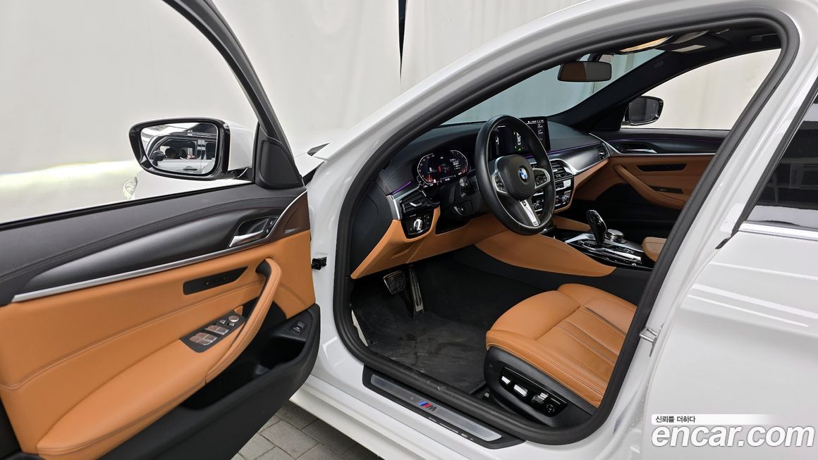 BMW 5-Series 2023
