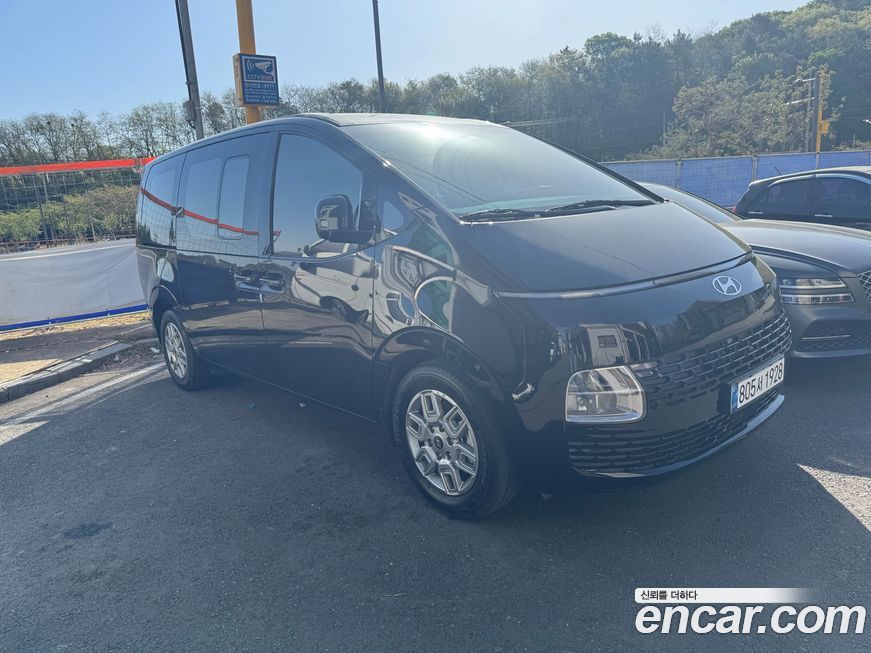 Hyundai Staria 2025