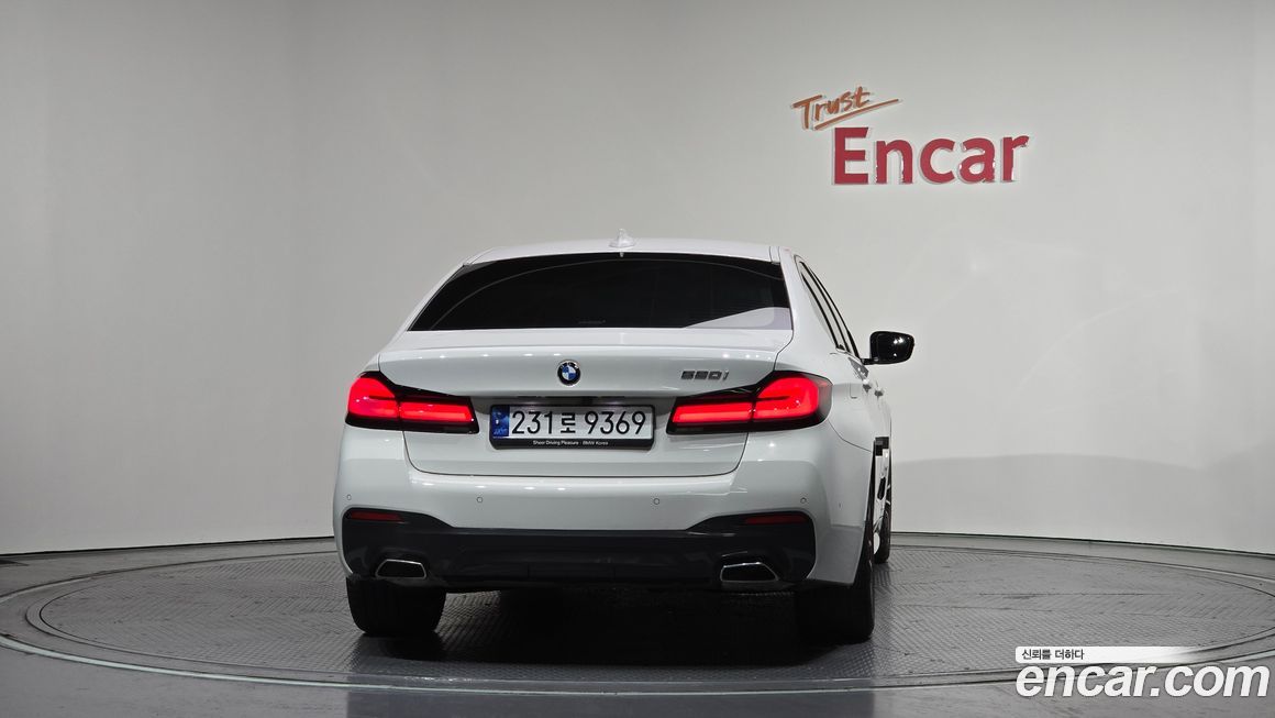 BMW 5-Series 2023