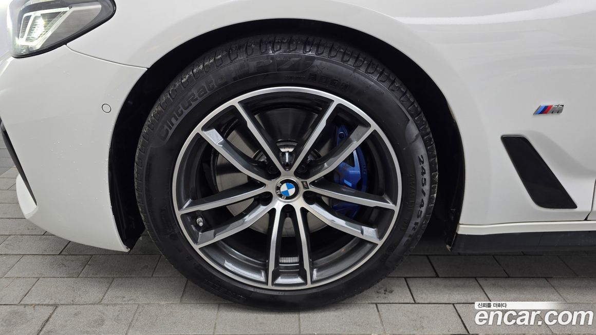 BMW 5-Series 2023