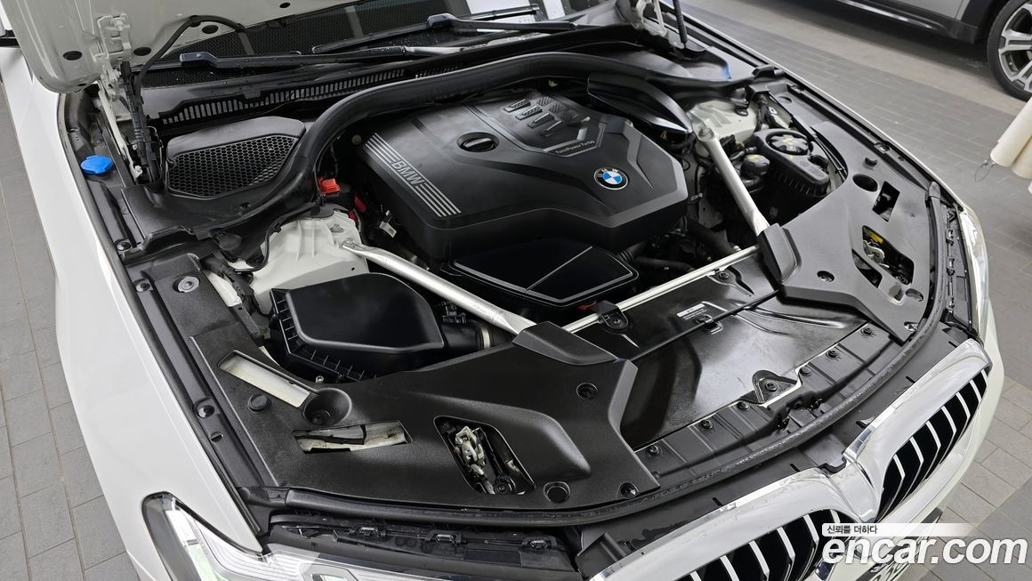 BMW 5-Series 2023