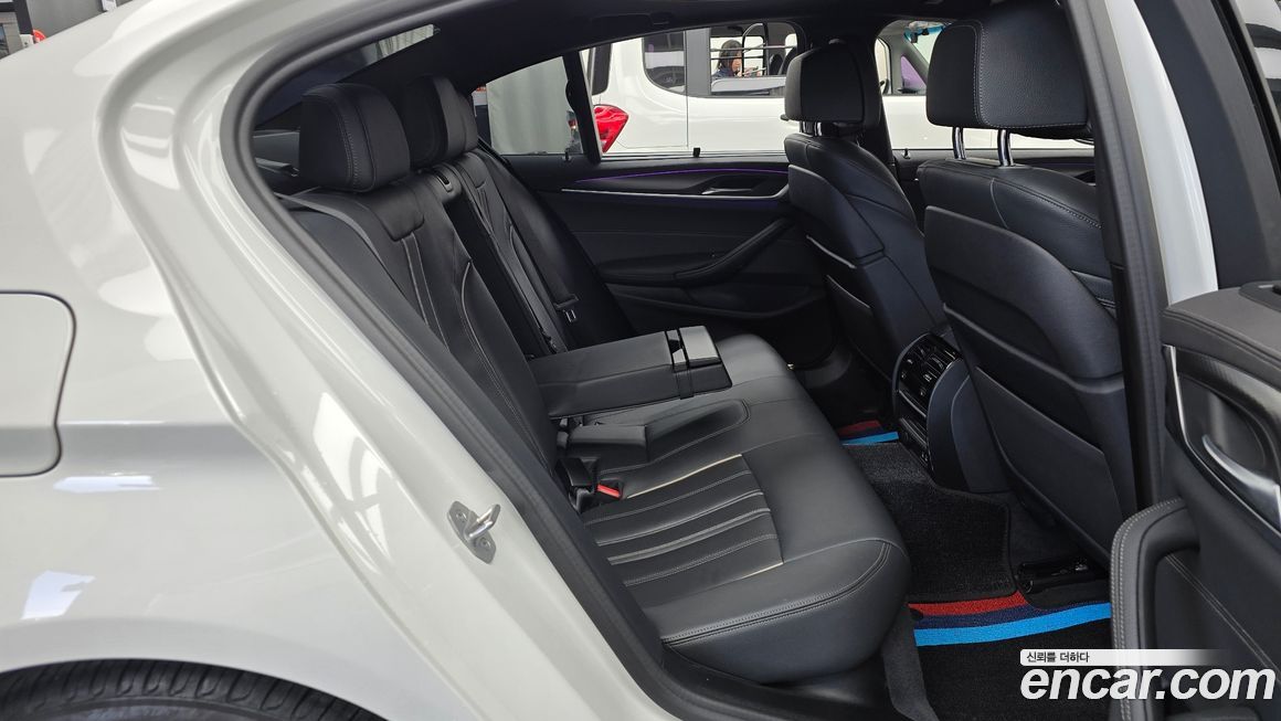 BMW 5-Series 2023