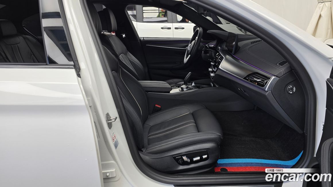 BMW 5-Series 2023