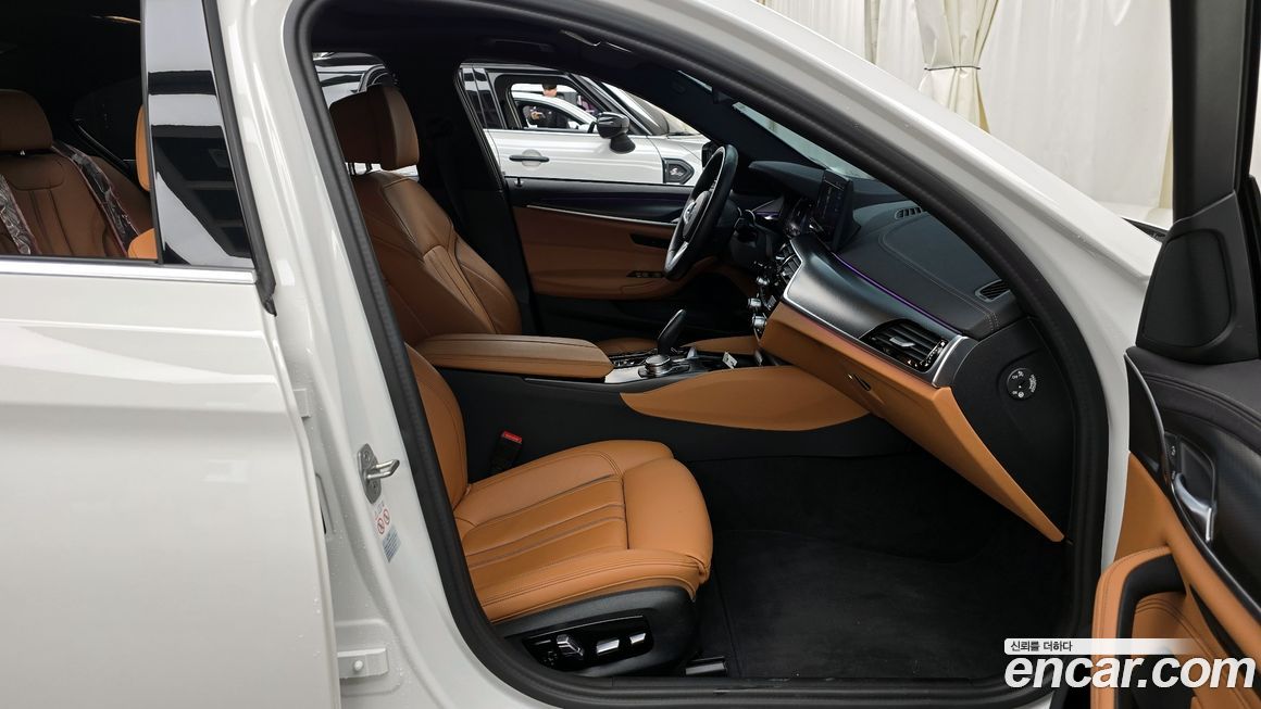 BMW 5-Series 2023