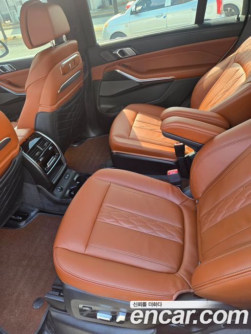 BMW X7 2025