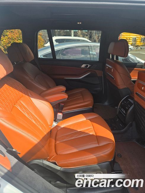 BMW X7 2025