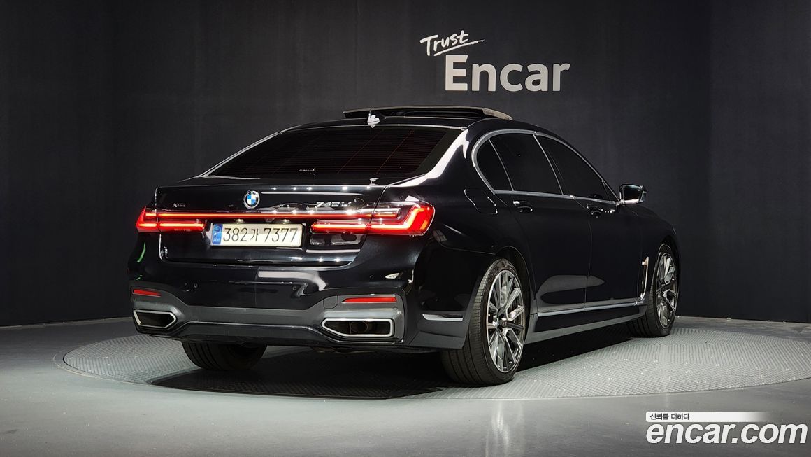 BMW 7-Series 2021