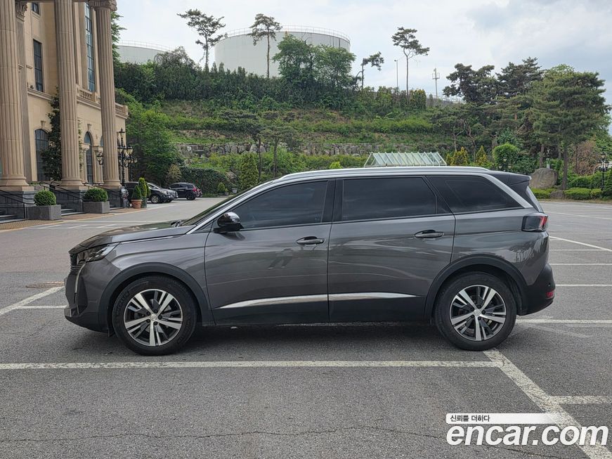 Peugeot 5008 2021