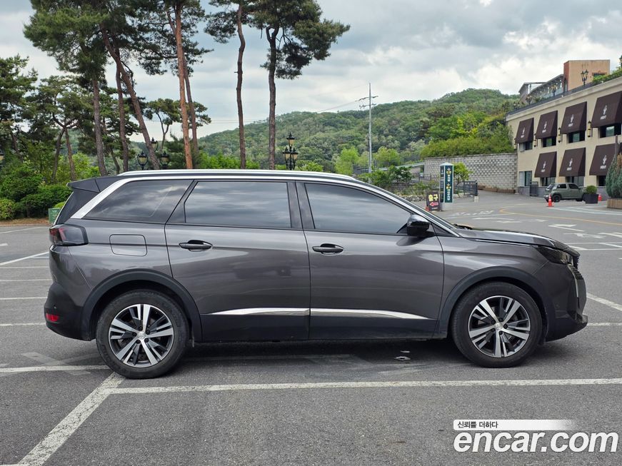 Peugeot 5008 2021