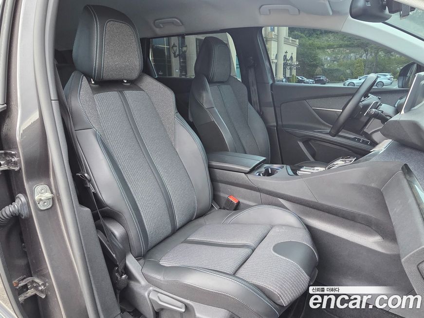 Peugeot 5008 2021