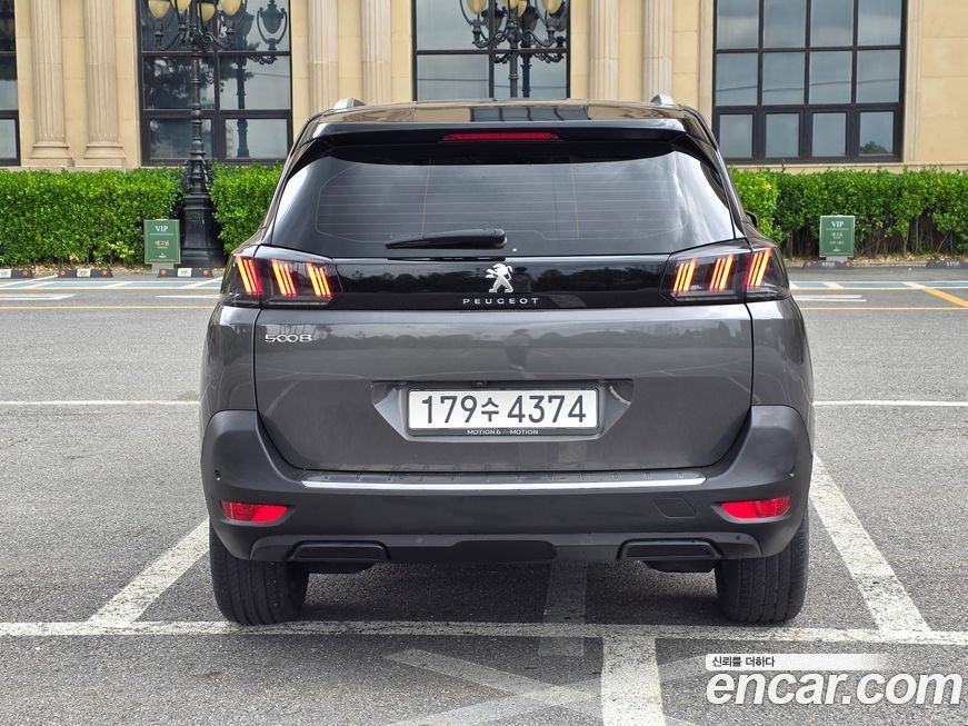 Peugeot 5008 2021