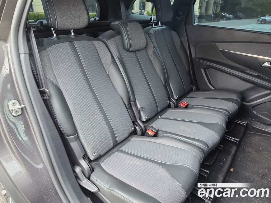 Peugeot 5008 2021