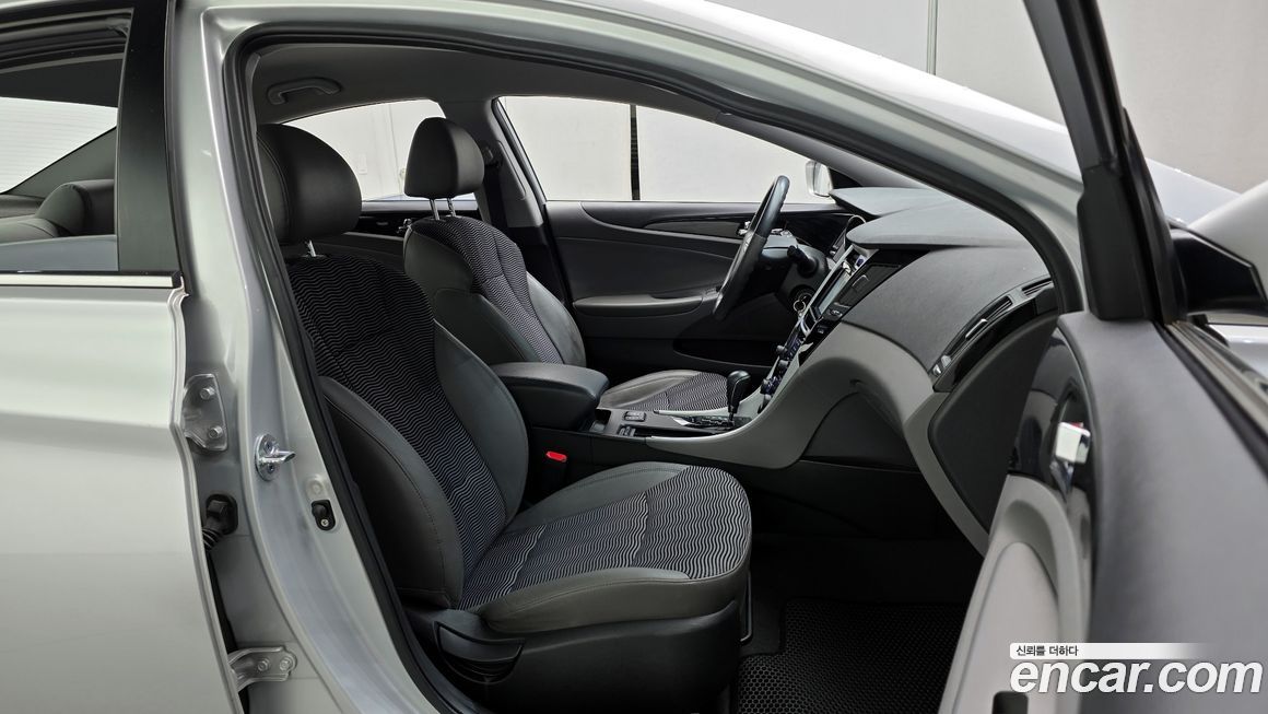 Hyundai Sonata 2010