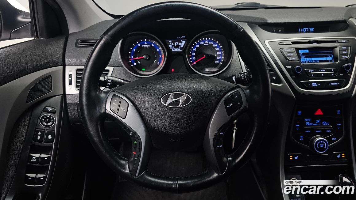 Hyundai AVANTE 2016
