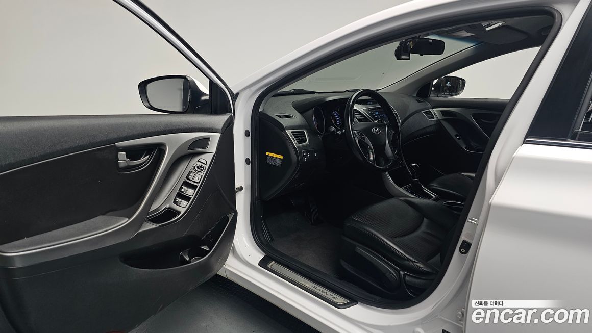 Hyundai AVANTE 2016