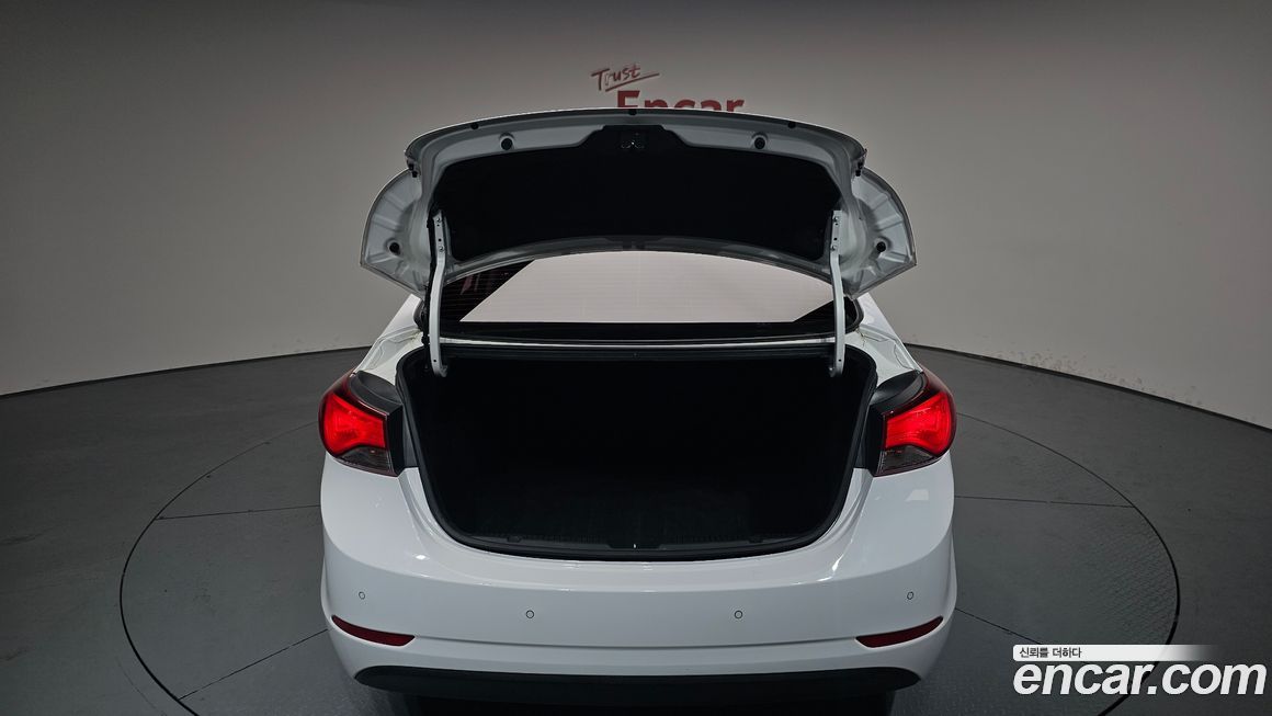 Hyundai AVANTE 2016