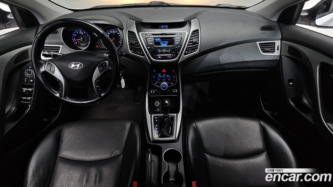 Hyundai AVANTE 2016