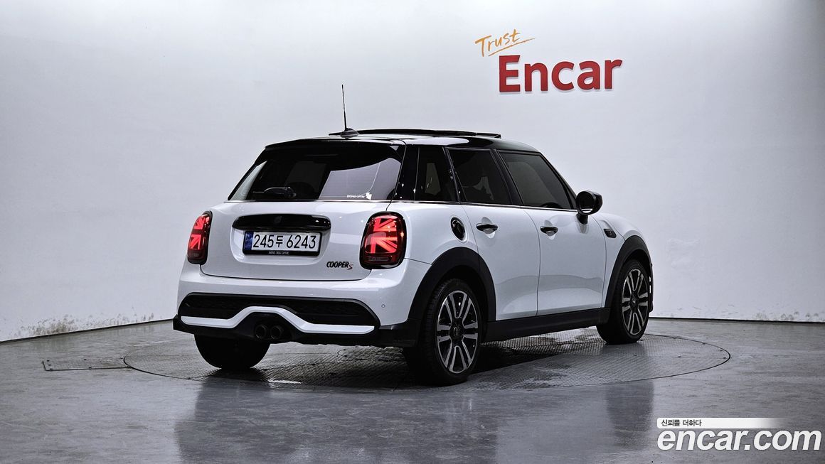 Mini Cooper 2024