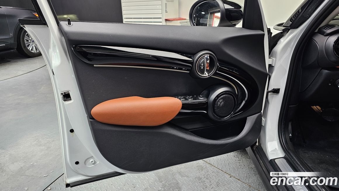Mini Cooper 2024