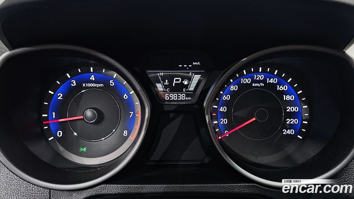 Hyundai AVANTE 2016