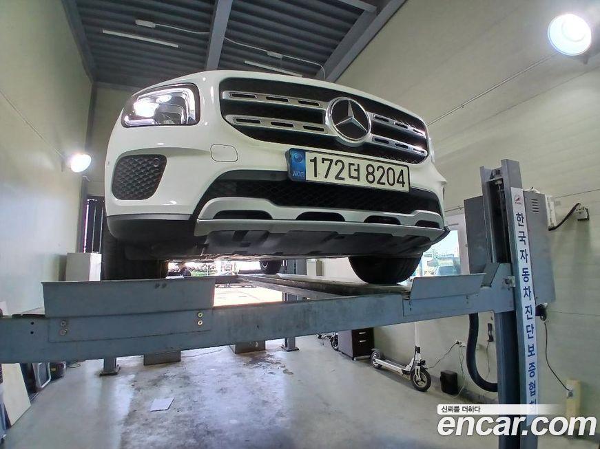Mercedes-Benz GLB-Class 2021