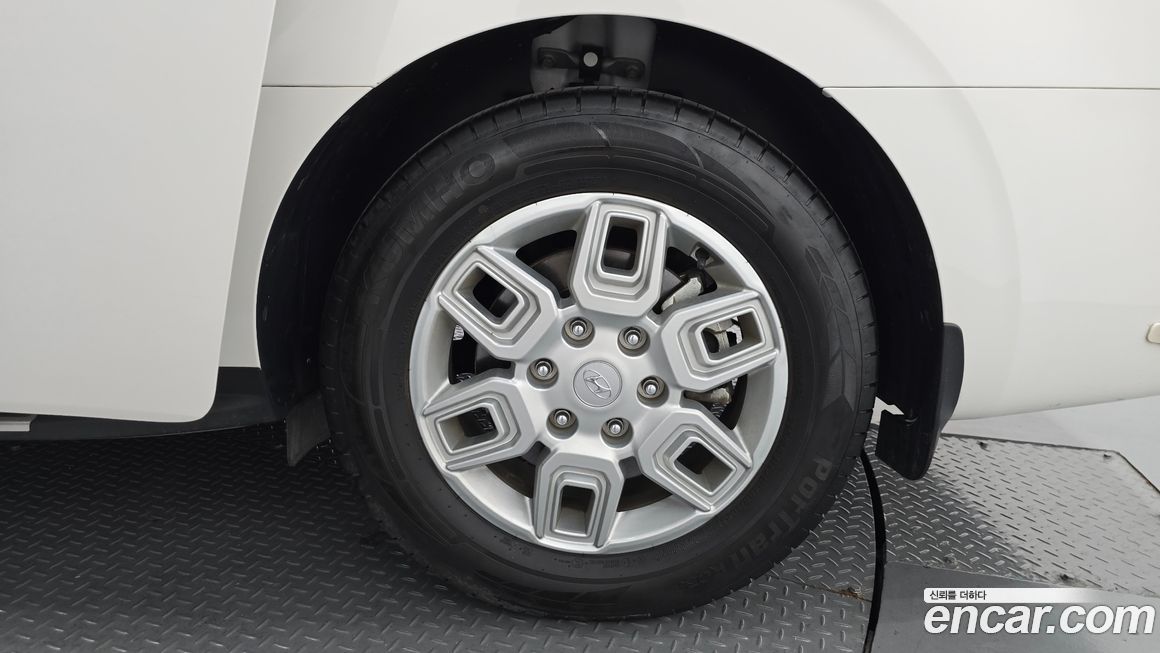 Hyundai Staria 2023