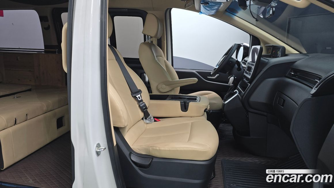 Hyundai Staria 2023