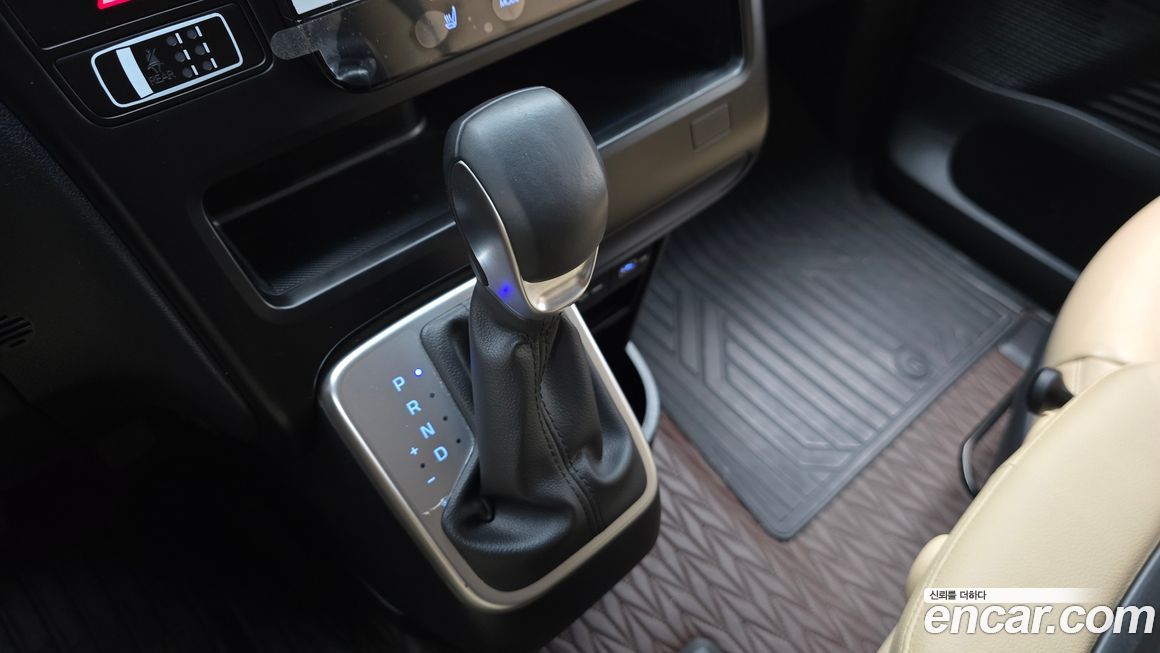 Hyundai Staria 2023