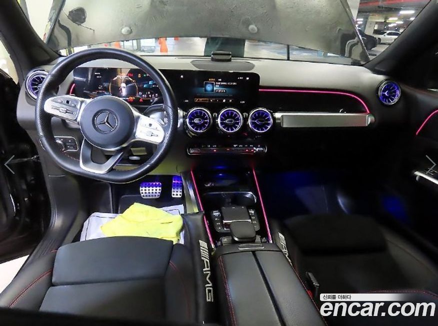 Mercedes-Benz GLB-Class 2021