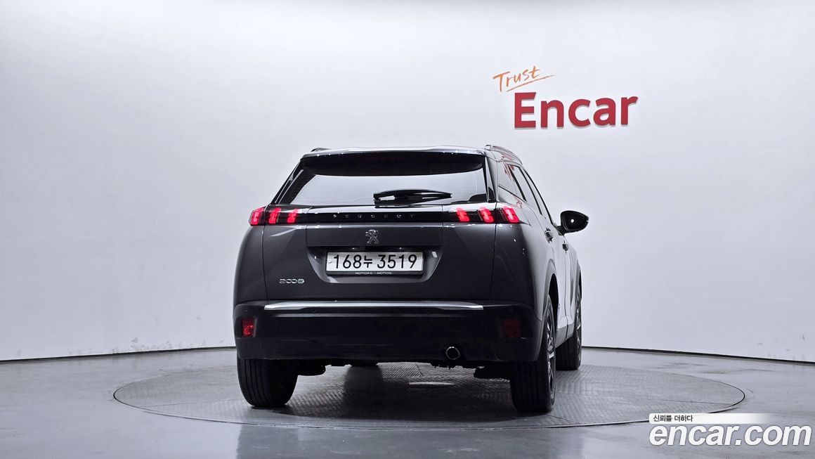 Peugeot 2008 2021