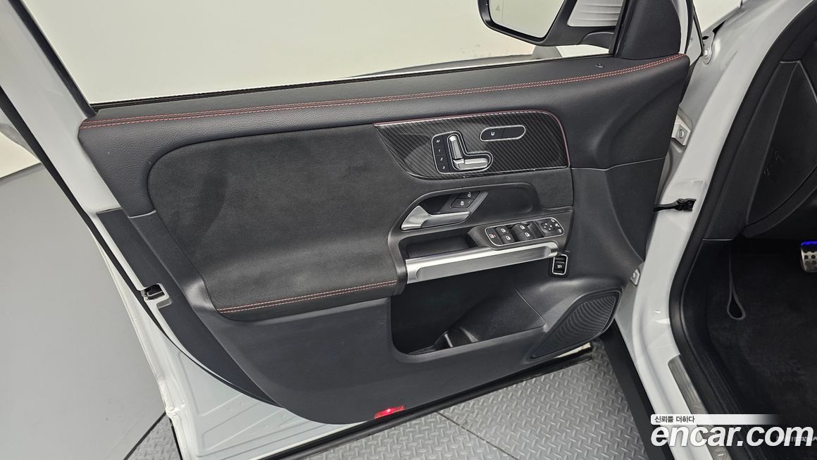 Mercedes-Benz GLB-Class 2022