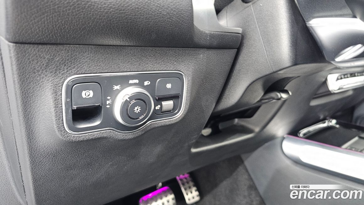 Mercedes-Benz GLB-Class 2022