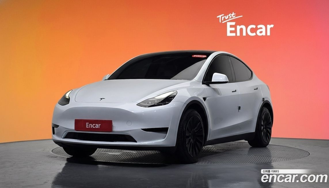Tesla Model Y 2024