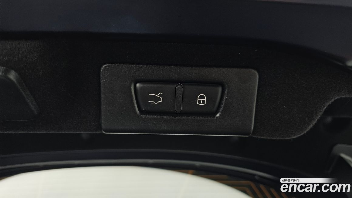 Maserati Ghibli 2021