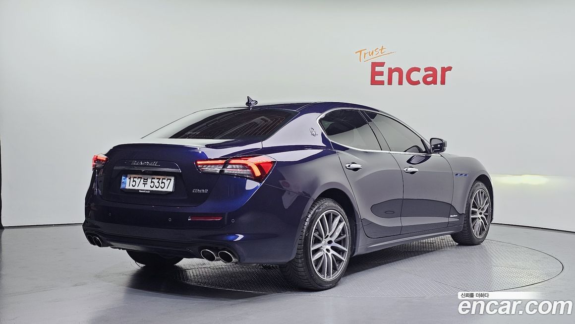 Maserati Ghibli 2021