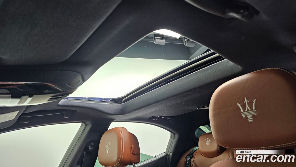 Maserati Ghibli 2021