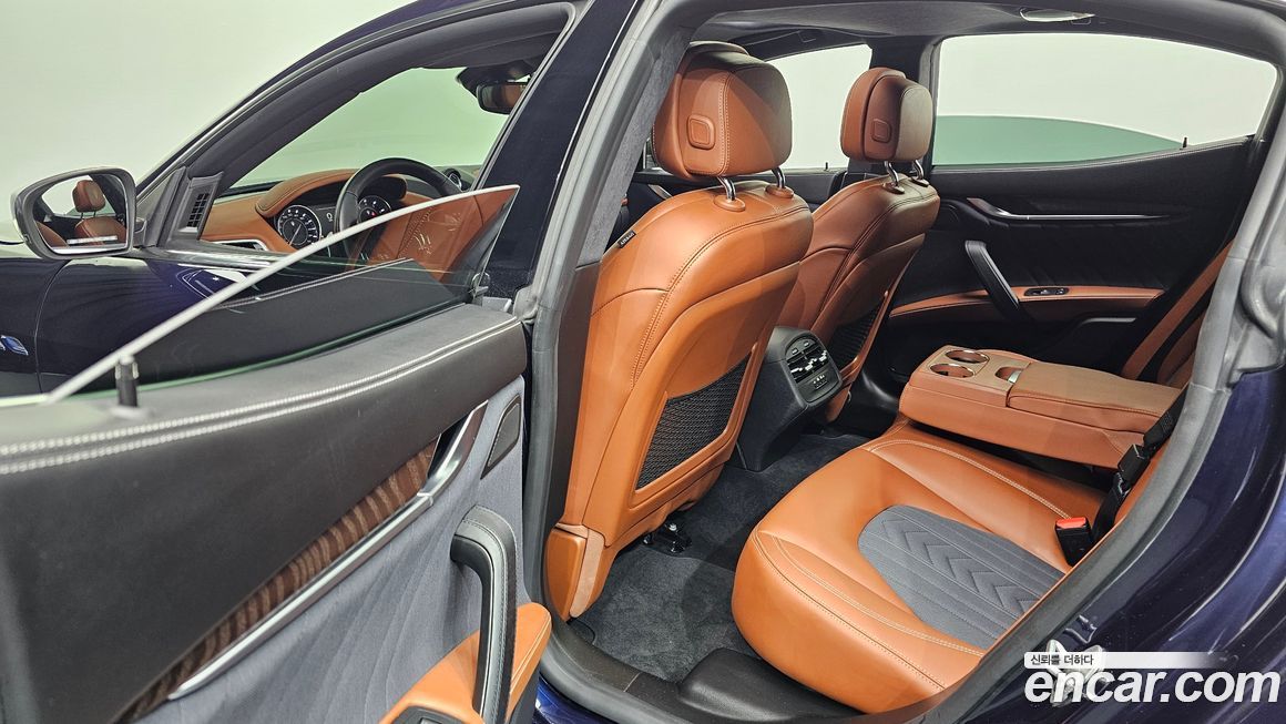 Maserati Ghibli 2021